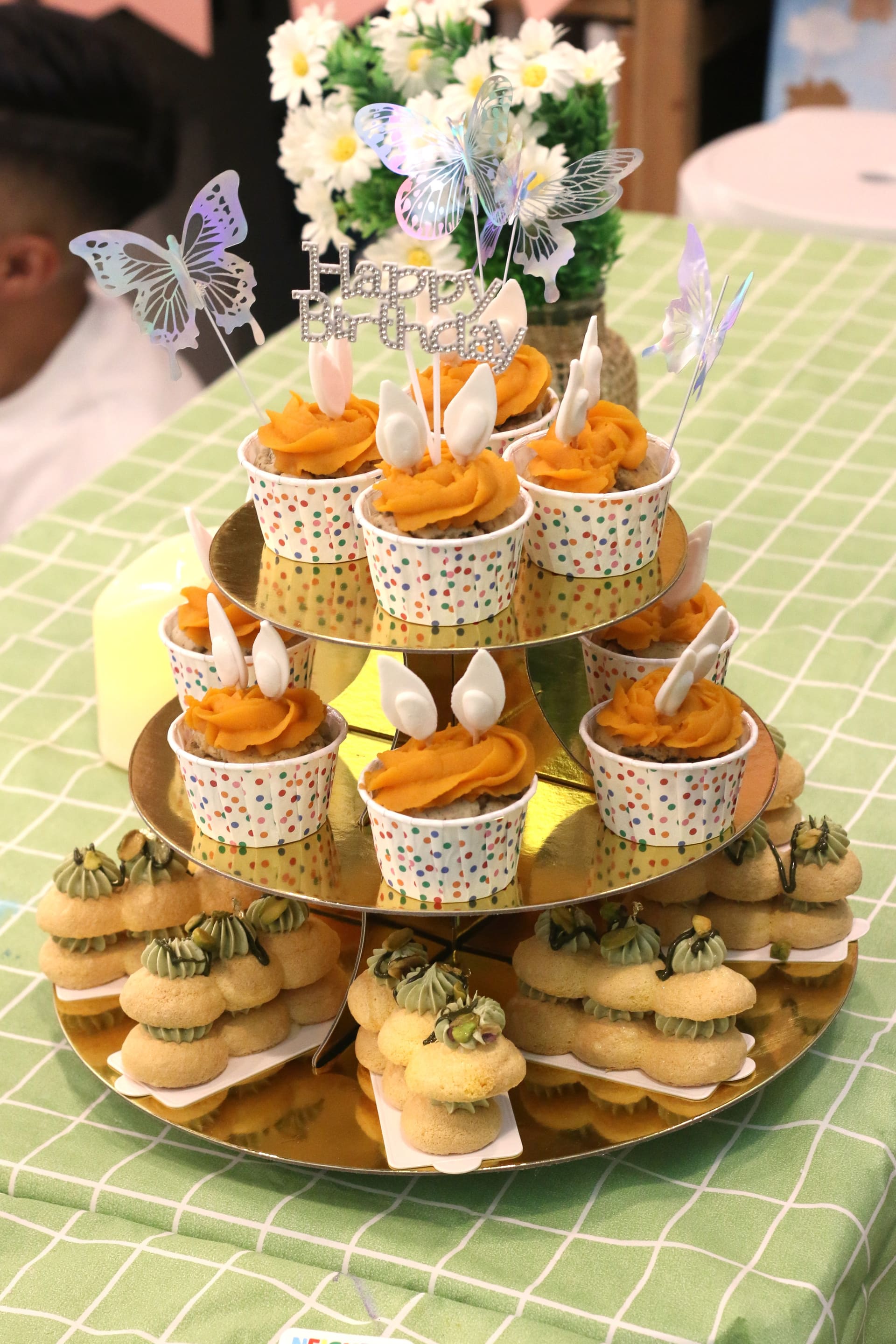 Birthday art party moment