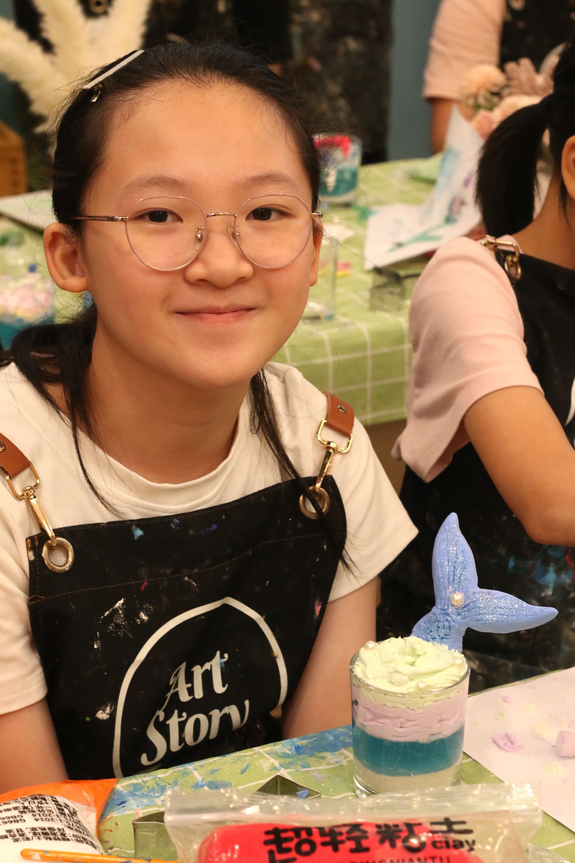Birthday art party moment