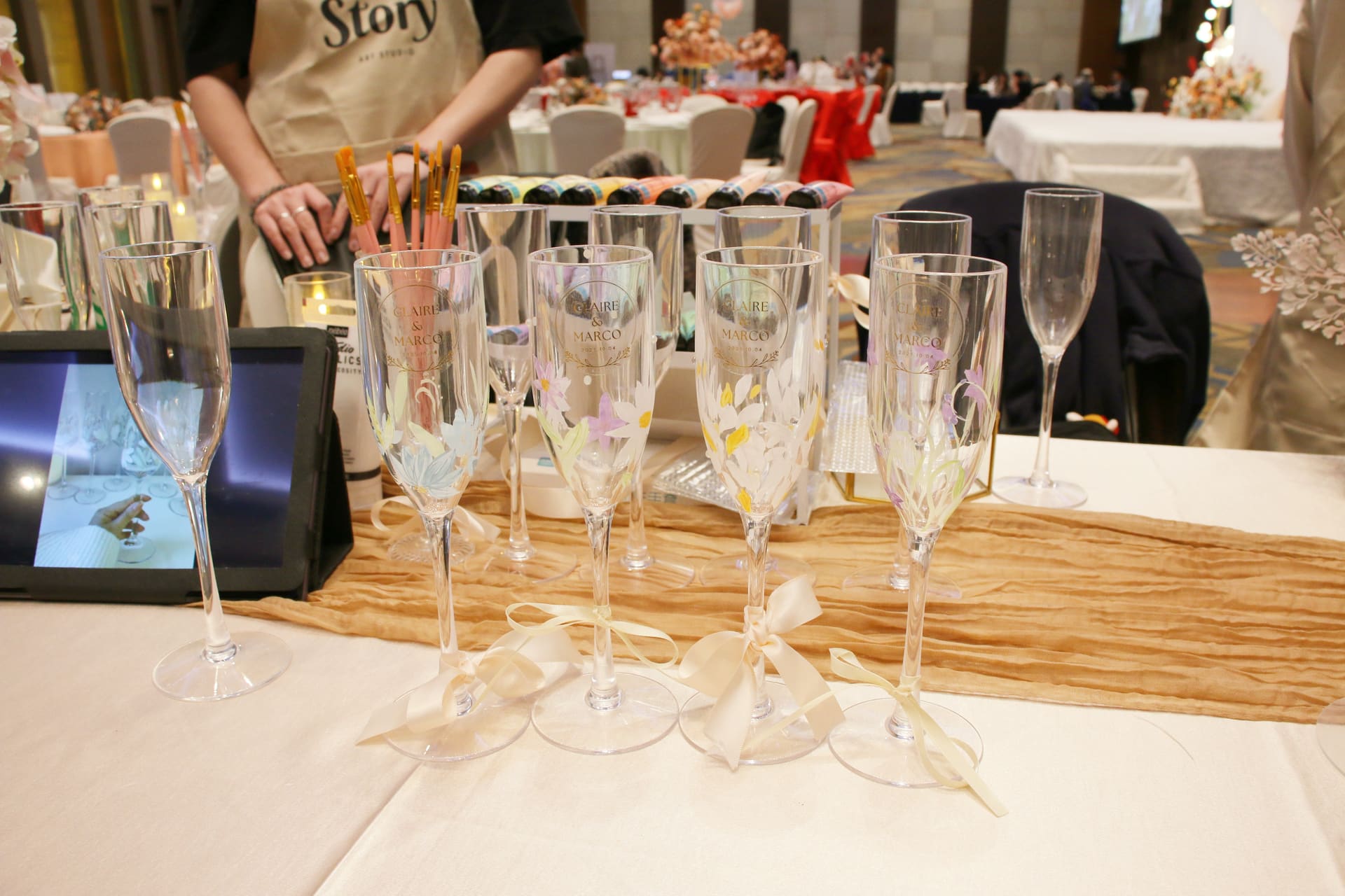 Champagne glasses for painting