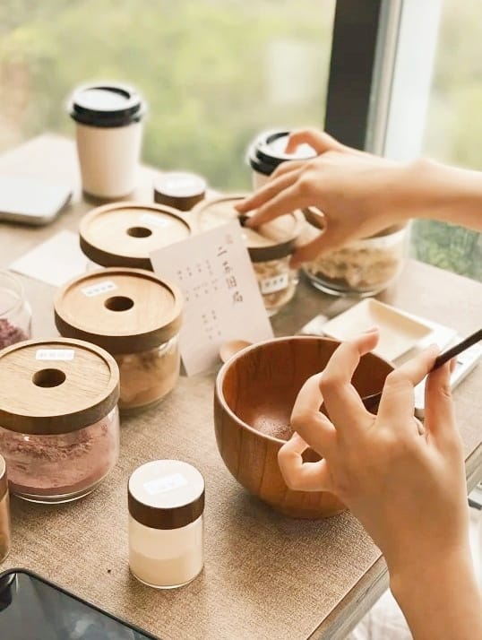 Chinese medicine wellness bracelet workshop for Mid-Autumn — Art Story Events Hong Kong