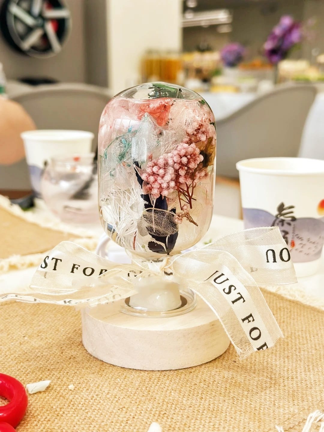 Herbarium Flower Lamp
