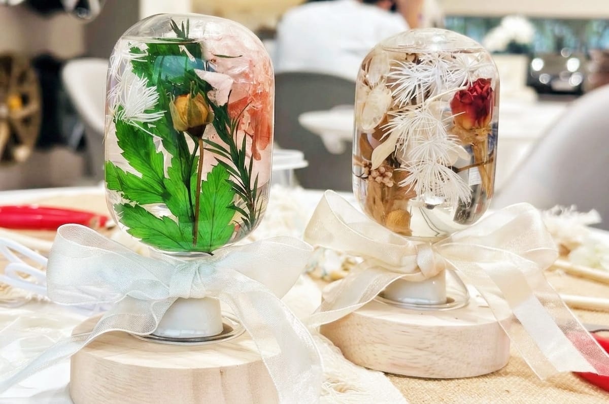 Herbarium Flower Lamp