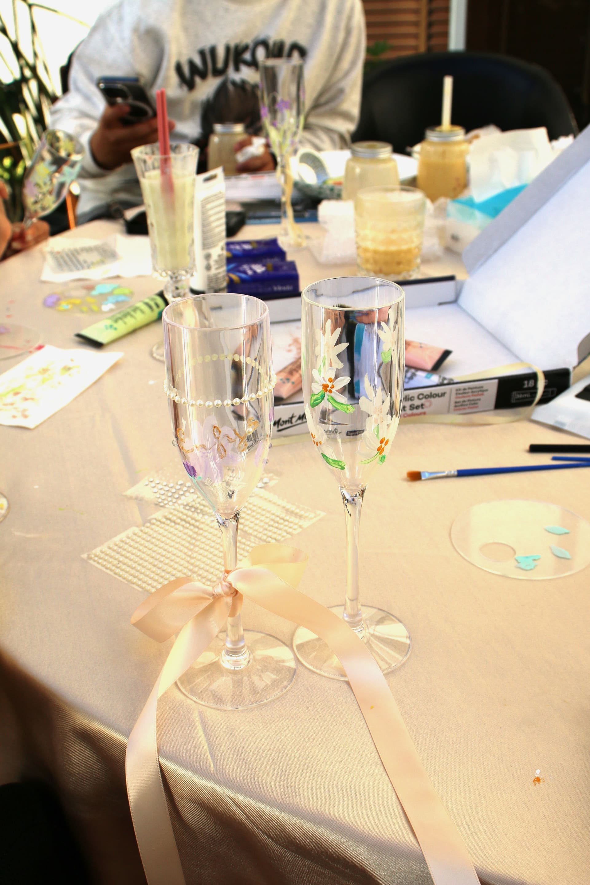 Champagne glass painting workshop